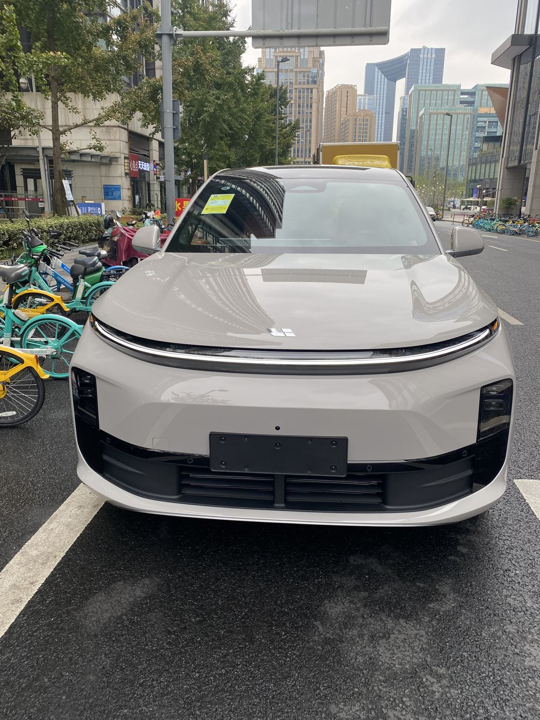 PA旗舰厅 MEGA 高压纯电 MPV